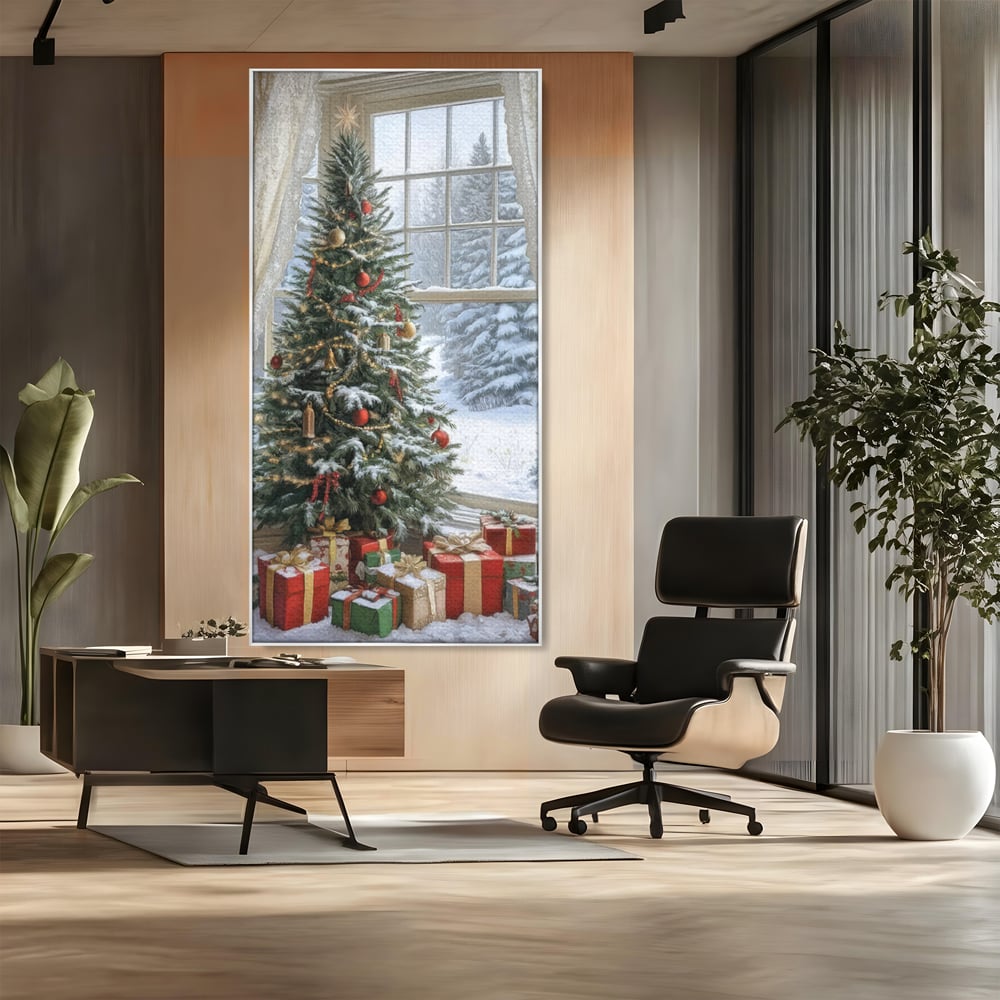 Tablou canvas cu tablou canvas cu brad de craciun si cadouri, in rama de aluminiu argintiu, pe perete intr-un birou